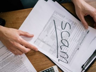 Un numéro de SIRET factice : légal ou risqué ?