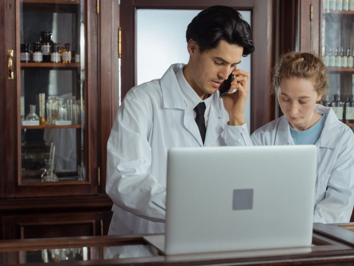 Préparateur en pharmacie : ton salaire est-il vraiment normal ?