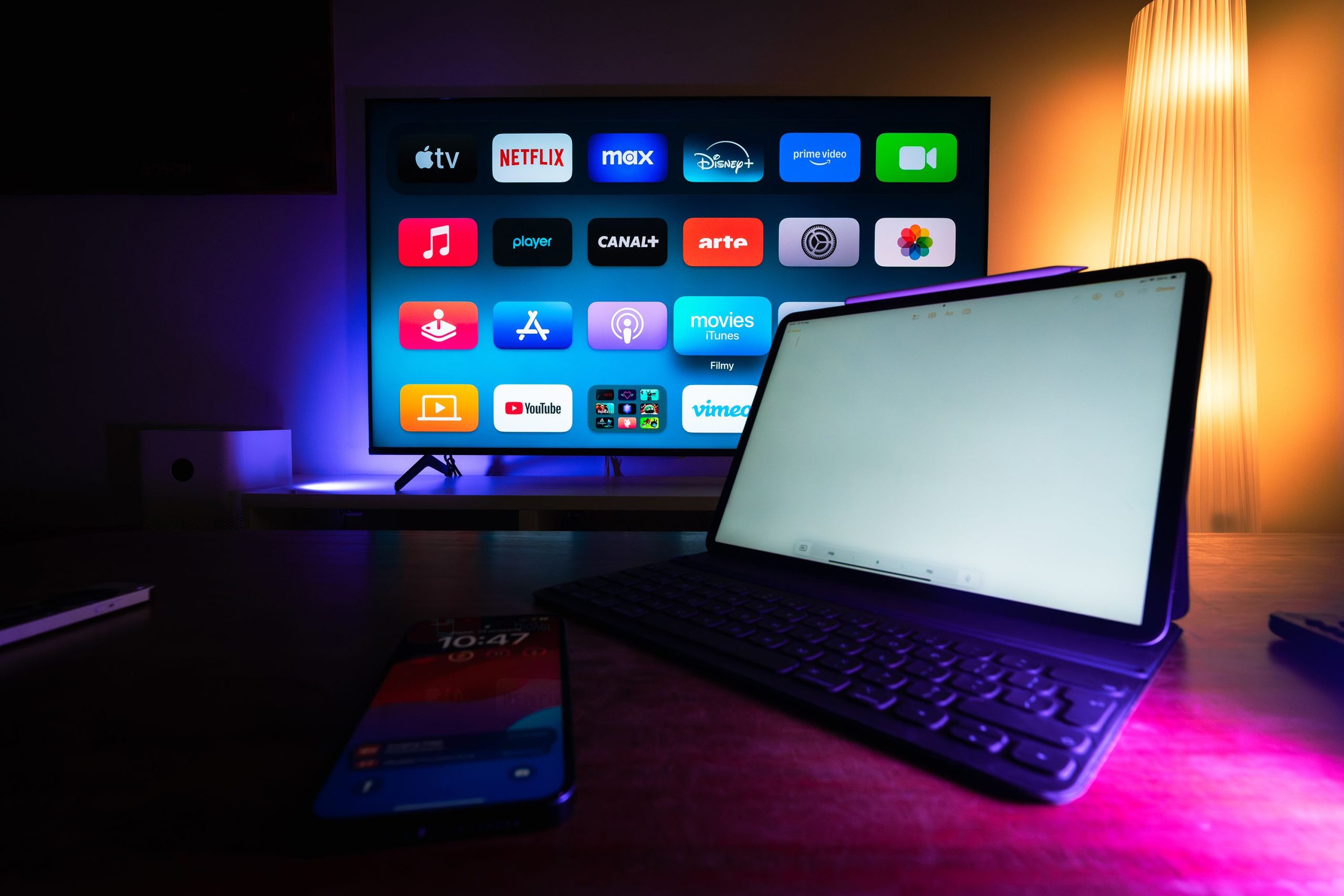 Configuration IPTV moderne sur smart TV et tablette