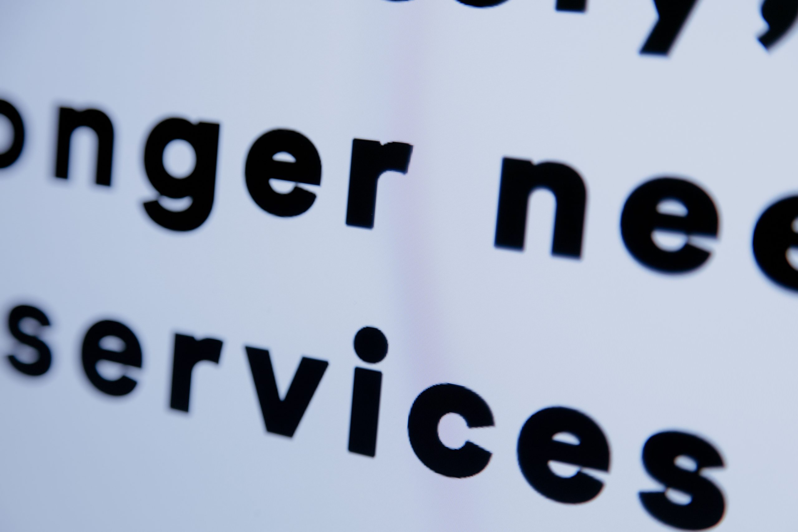 Texte noir sur écran blanche mettant en avant services