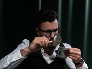 Comment reconnaitre un faux billet sans te faire avoir ?